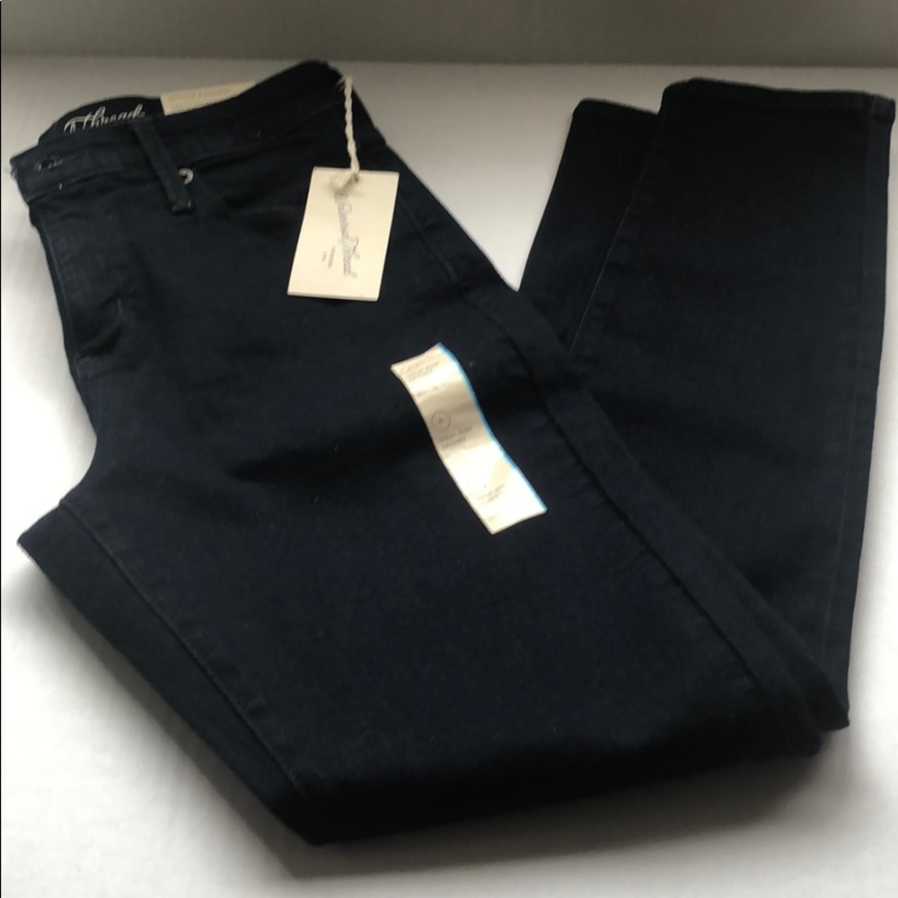 Dark wash denim high rise skinny jeans 28 in waist